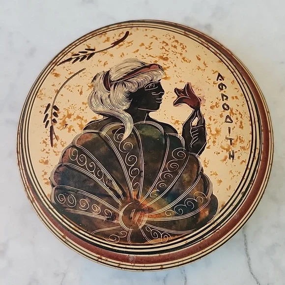 GREEK HANDPAINTED PYXIS OF GODESS APHRODITE - Picture 3 of 6
